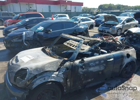 2010 Mini Cooper S z USA, uszkodzony, nr VIN WMWMS3C55ATZ85347